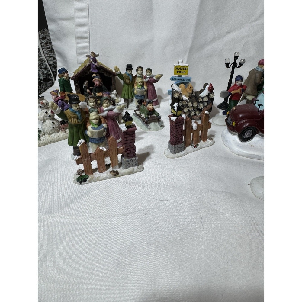 Large Vintage Christmas Village Accessories Lot 30 Pieces People Animals & More! - Picture 4 of 16